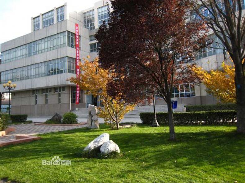 选大学 甘肃工业职业技术学院校园环境