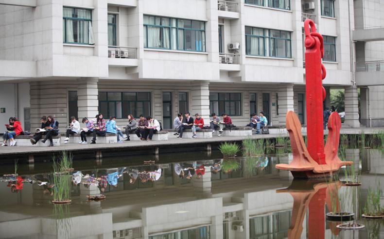 上海对外经贸大学校园环境怎么样?上海对外经
