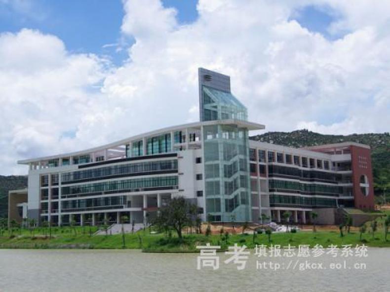 厦门大学嘉庚学院校园环境怎么样?厦门大学嘉庚学院内