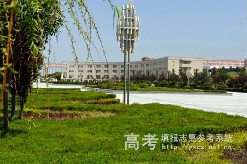西安财经学院行知学院校园风景