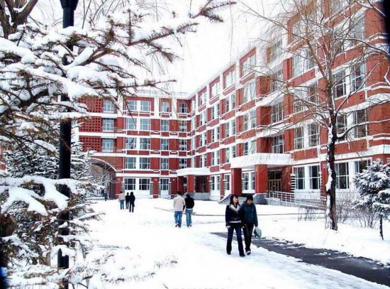 齐齐哈尔大学校园风景