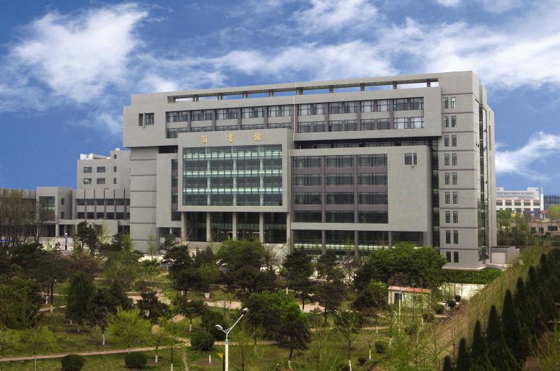 选大学 辽宁工业大学校园环境  校园风光