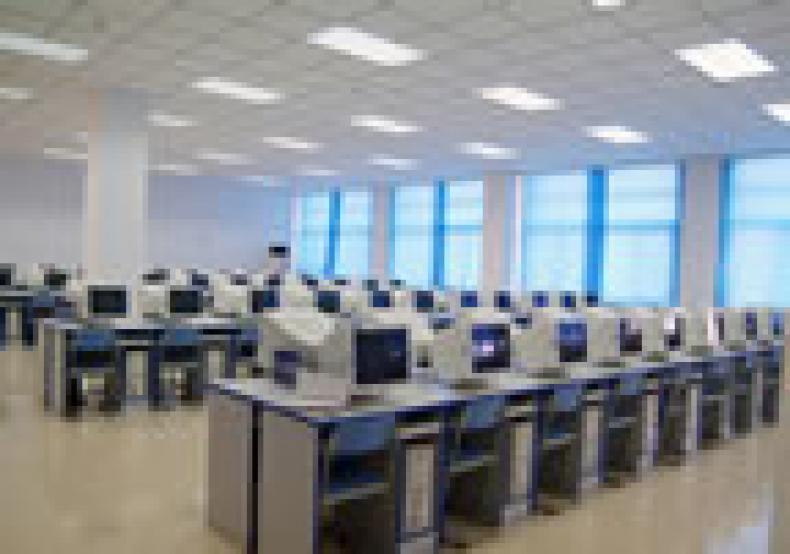 燕山大学里仁学院校园环境怎么样?燕山大学里