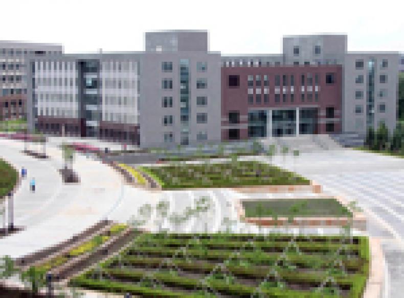 选大学 吉林建筑大学校园环境  校园风光